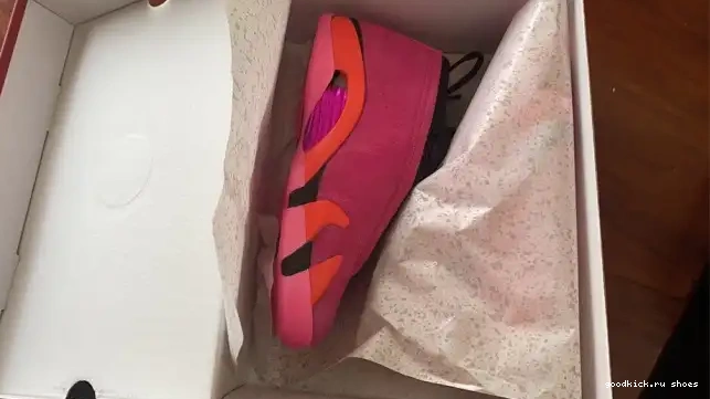 Rep Retro Jordan (W) Shocking Low Pink DH4121-600 14 0520